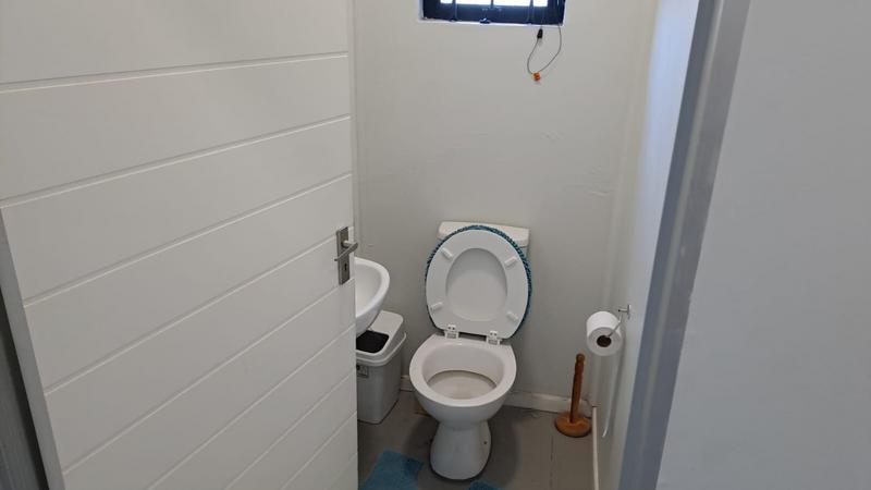 To Let commercial Property for Rent in Cotswold Eastern Cape